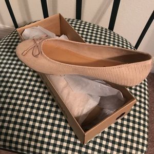Flats- never worn